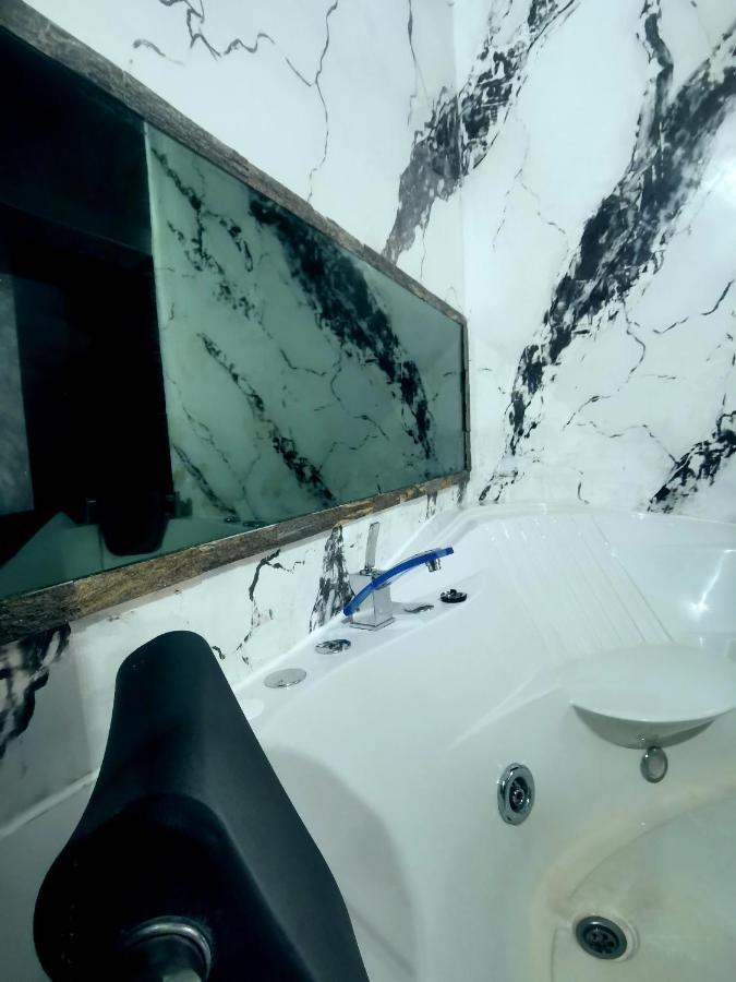 Apartment Bahami Jacuzi Novi Sad